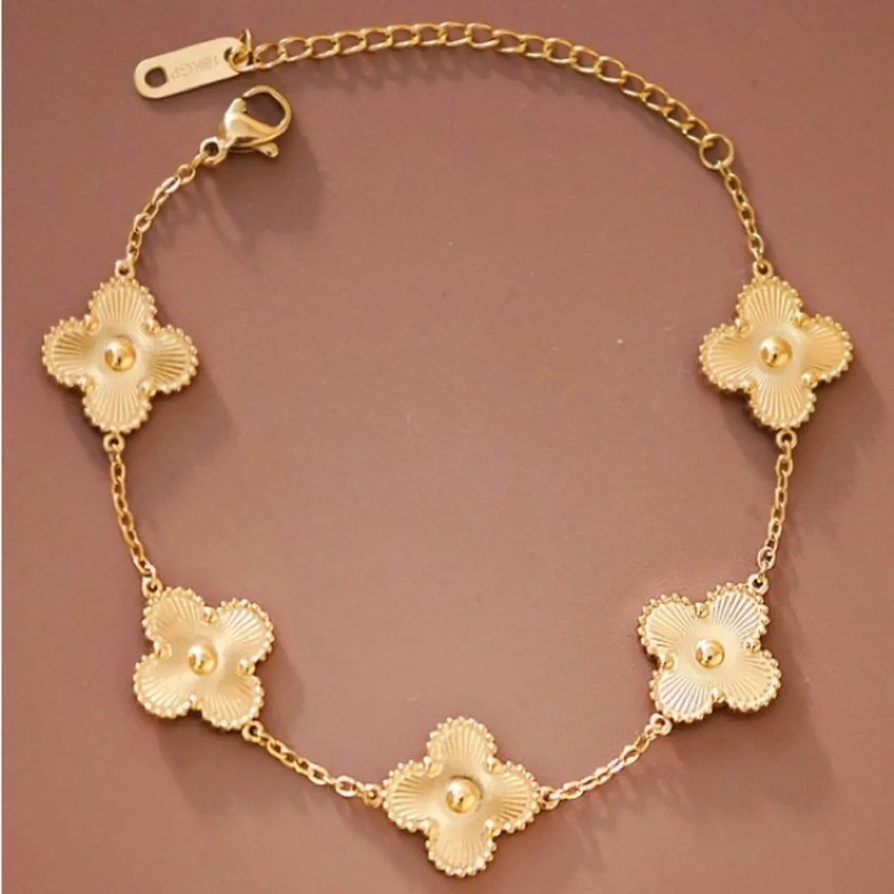 18K Gold Clover Bracelet (7700)